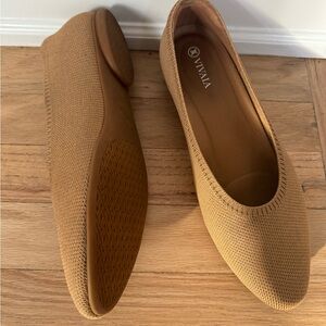 Vivaia size 39 (size 8) Almond Toe Ballet Flats (Tamia 2.0) in Nutmeg